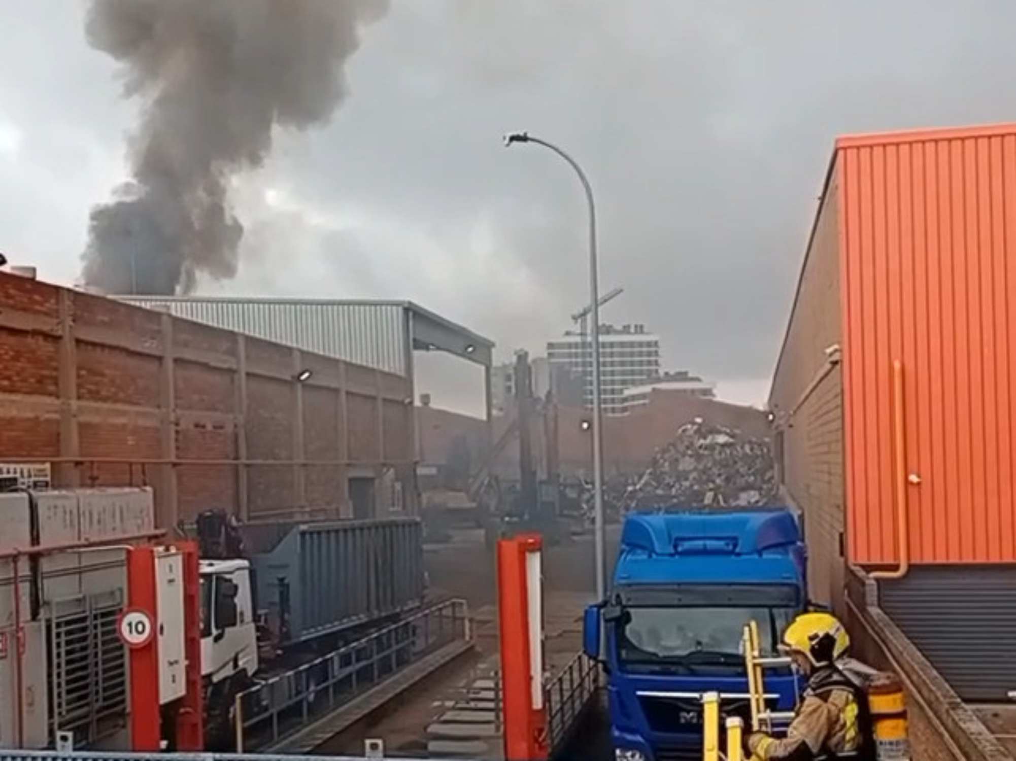 incendi nau badalona