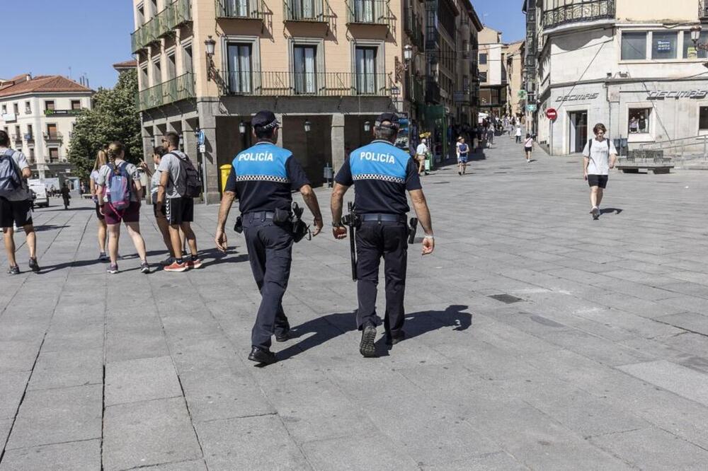 Herido un peatón al ser atropellado en Obispo Quesada