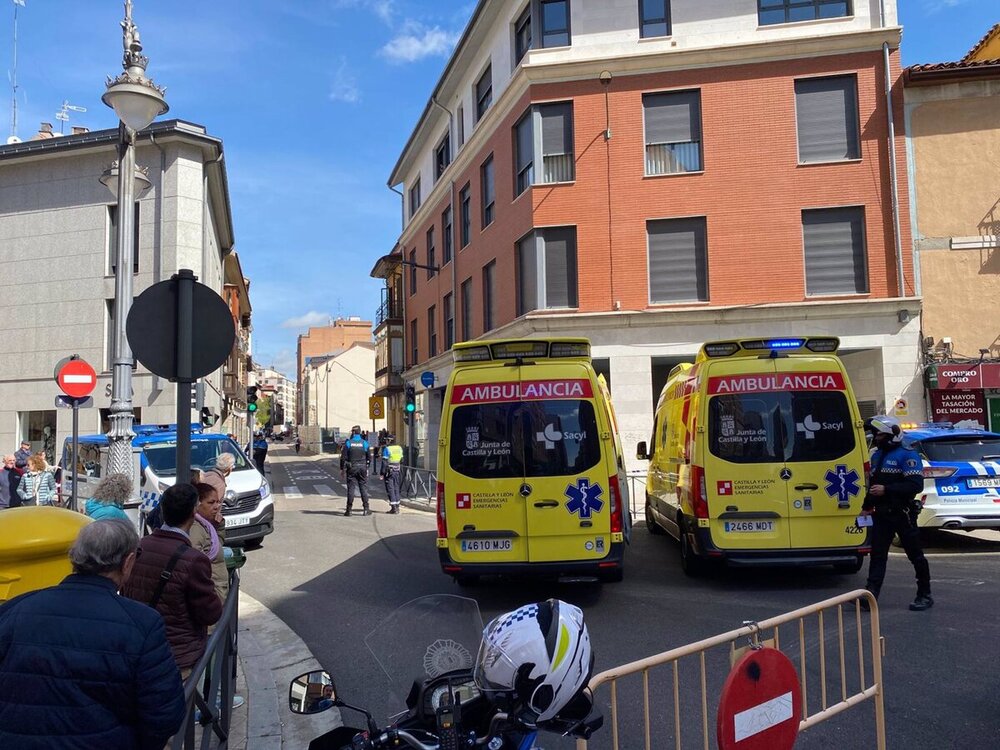Atropello en la Plaza de la Cruz Verde deja a un peatón y a un motorista heridos