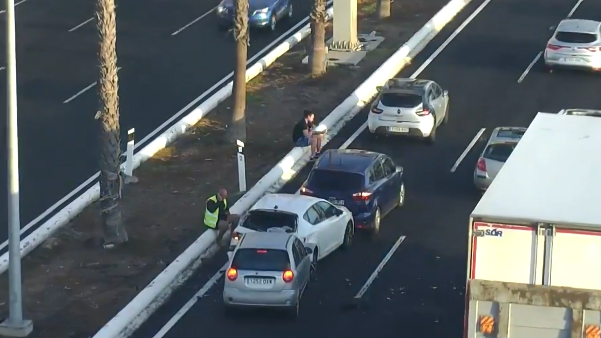 Caos en la Avenida Marítima: Cuatro vehículos protagonizan aparatoso accidente