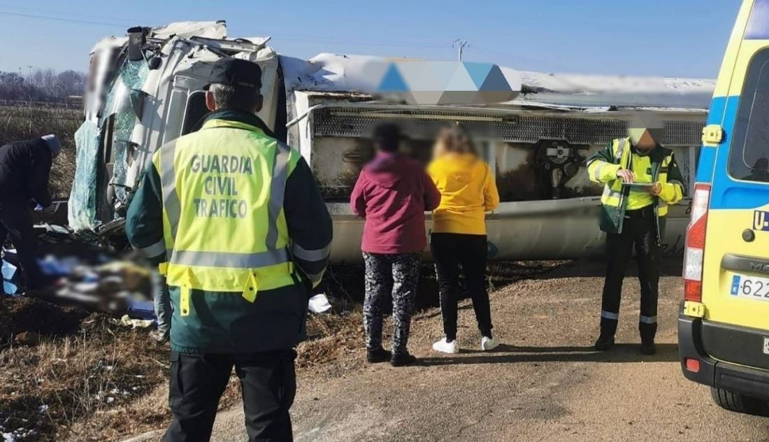Trasladado al hospital tras sufrir un accidente en Zamora: un camión de mercancías peligrosas implicado