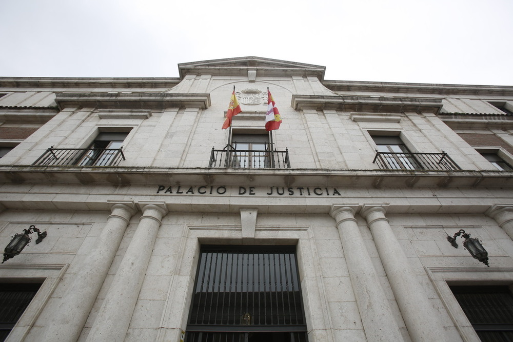 2 años de cárcel por retener tres días a una mujer en Corrales