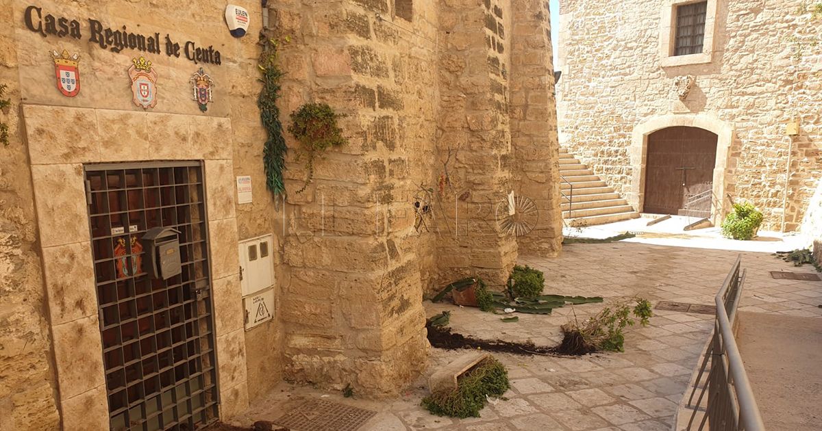 Condenan los actos vandálicos en el callejón de San Juan, en Melilla la Vieja, la Casa regional de Ceuta en Melilla