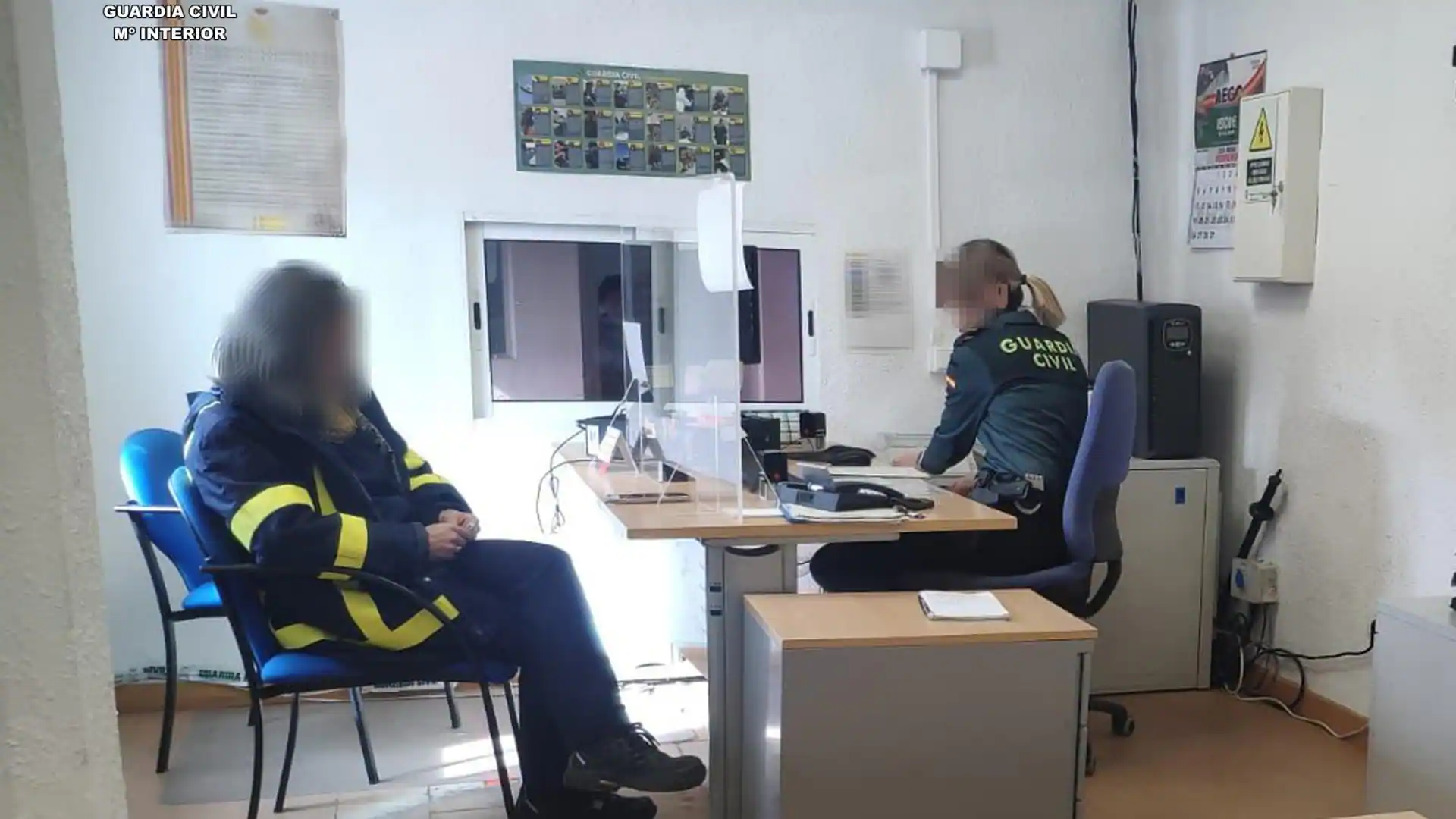 Detenida una empleada de una empresa de reparto por robar paquetes con teléfonos o smartwatch