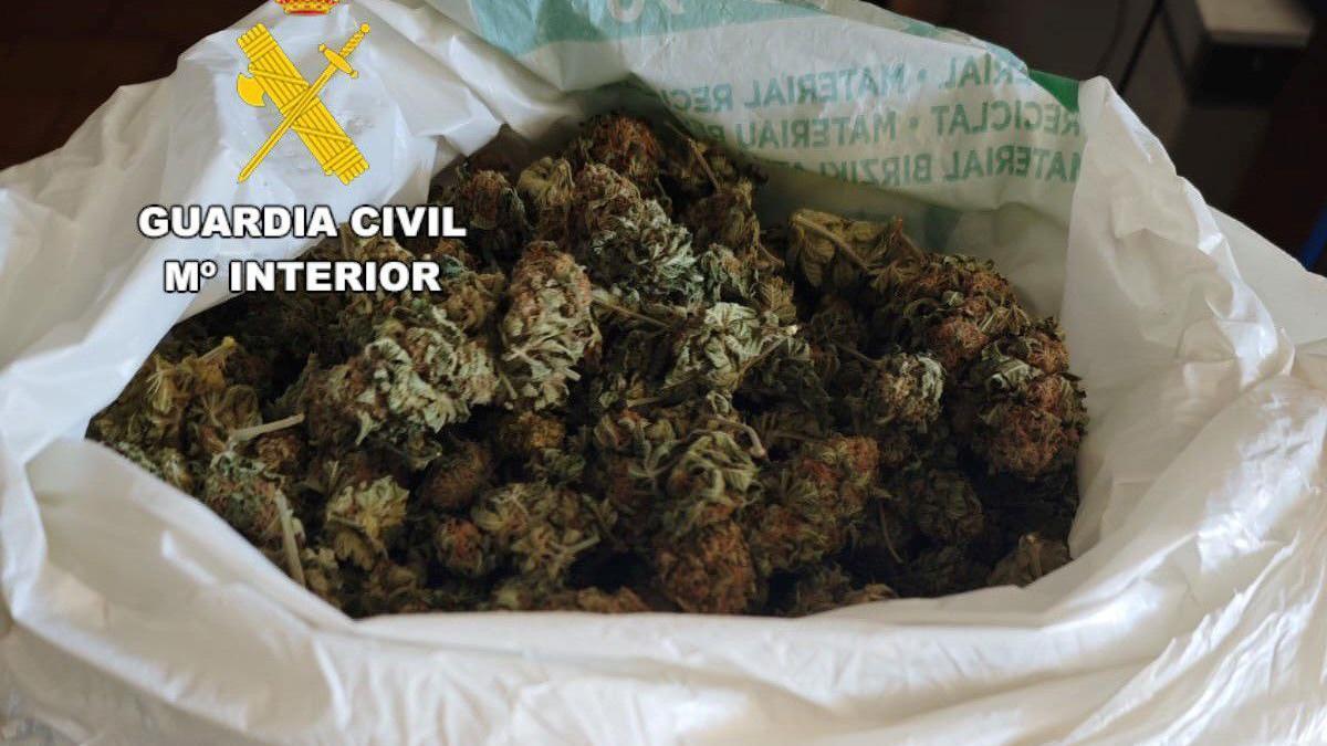 Detenido en Ardoncino por tráfico de drogas: decomisan 175 gramos de marihuana y una dosis de cocaína