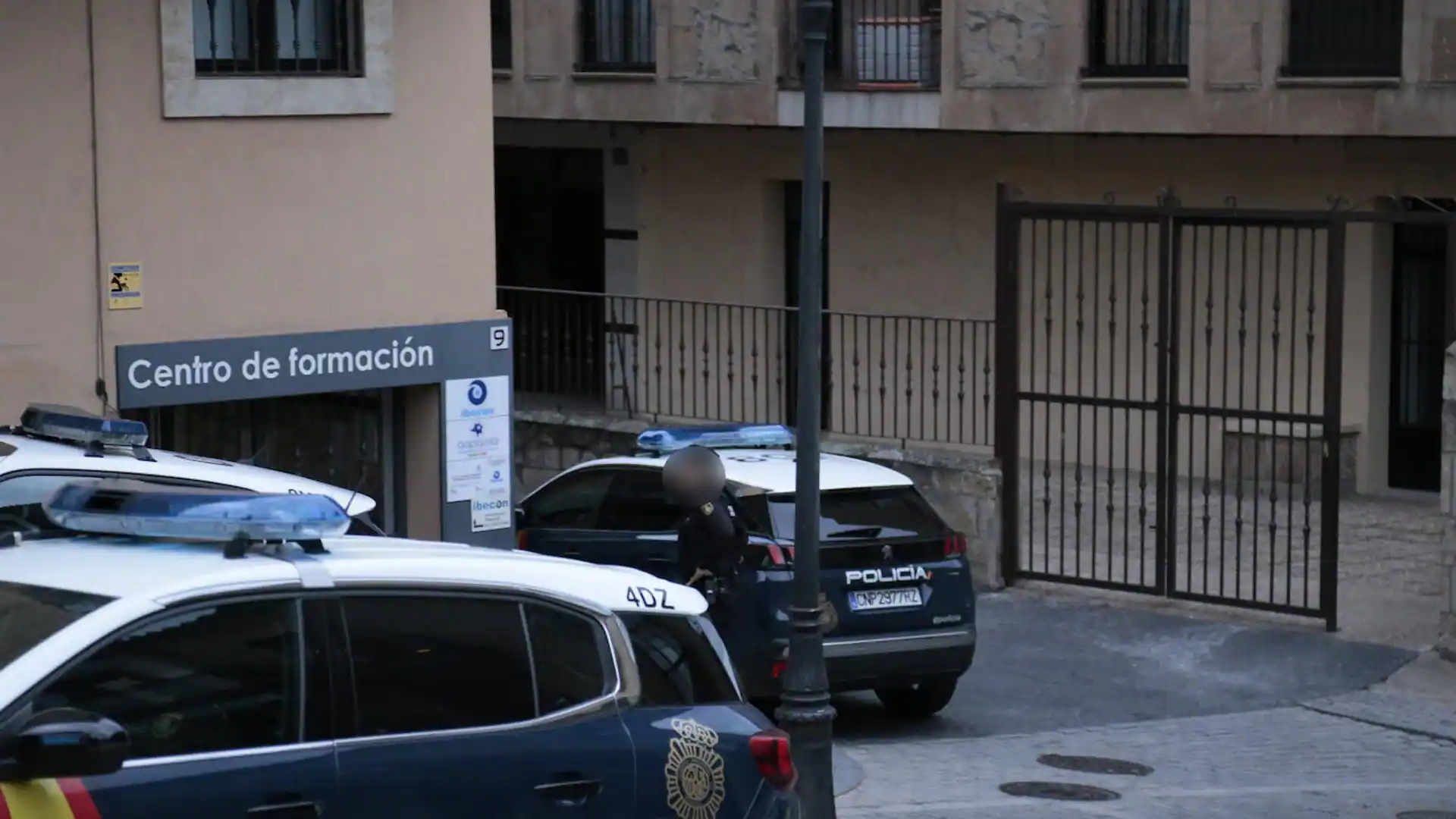 Agrede a varios policías en Salamanca cuando le perseguían por constarle varios ingresos en prisión