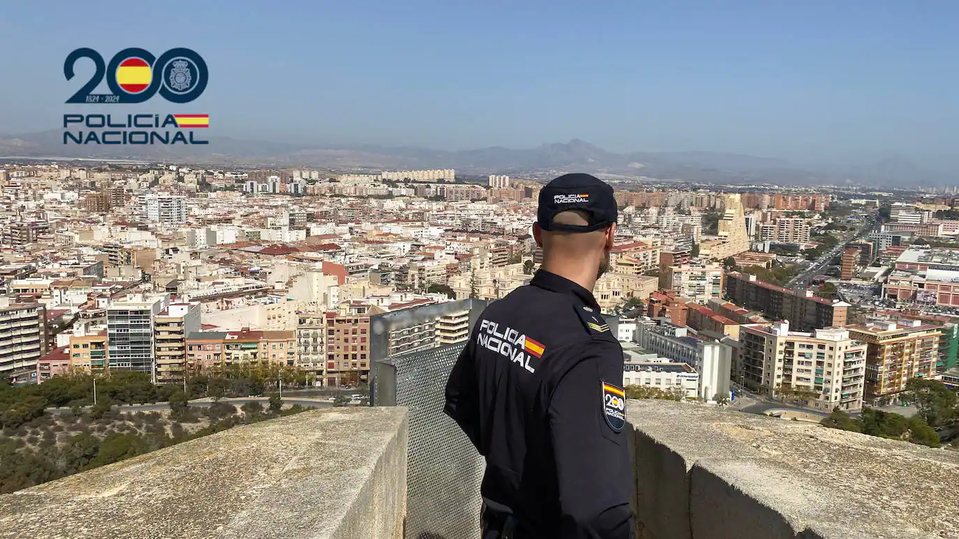 A prisión dos hombres por acuchillar en Alicante al dueño de un patinete para robárselo