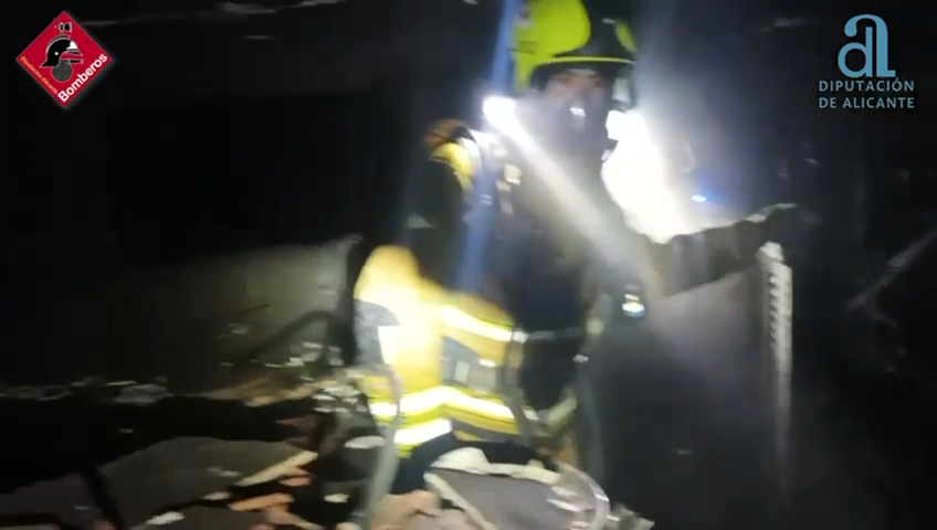 Noche de infarto para los bomberos de Alicante con dos incendios