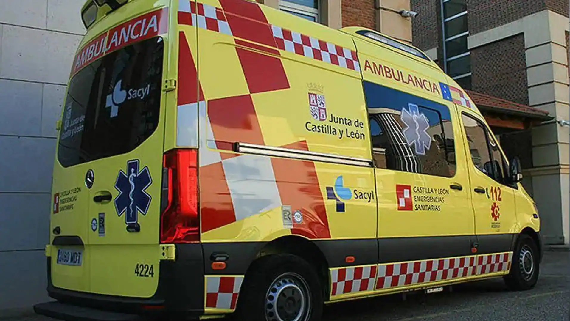 Dos heridos en un accidente entre un turismo y un corzo en Burgos