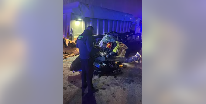 Grave accidente en Teruel: colisión entre un camión y un turismo deja varios heridos