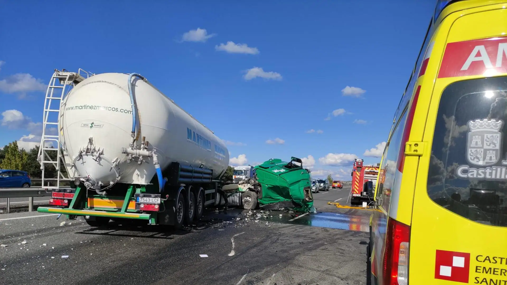 Impactante choque entre camiones en la A-1: las imágenes revelan el caos tras el accidente