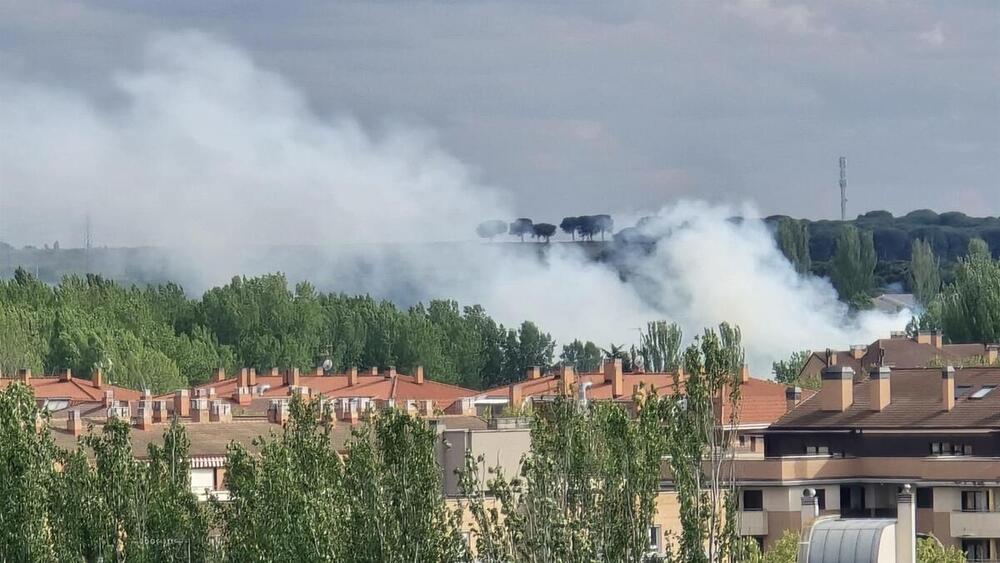 Incendio en una escombrera de Arca Real
