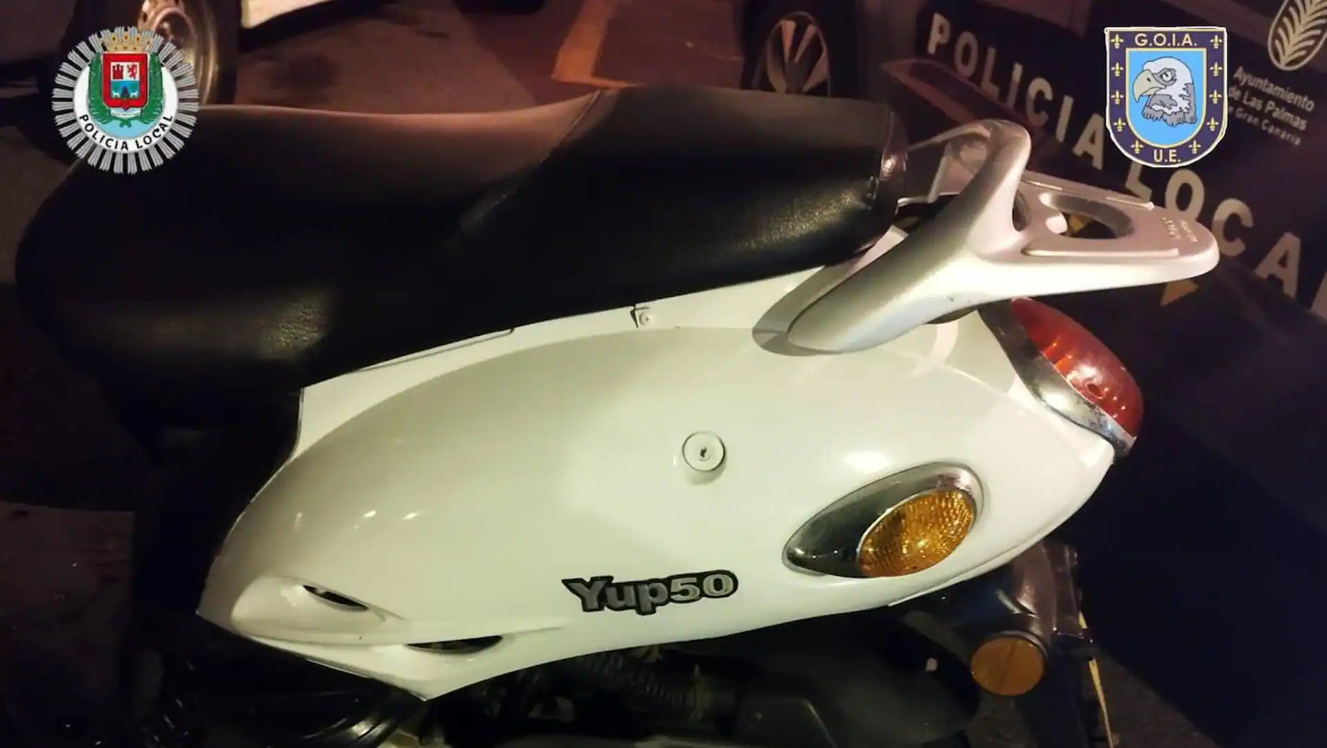 Circulaba sin carnet en una moto robada y con matrícula alterada en la capital grancanaria