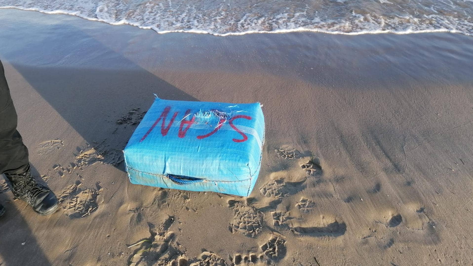 Padre e hijo encuentran paquete sospechoso en El Campello y resulta ser un fardo de droga