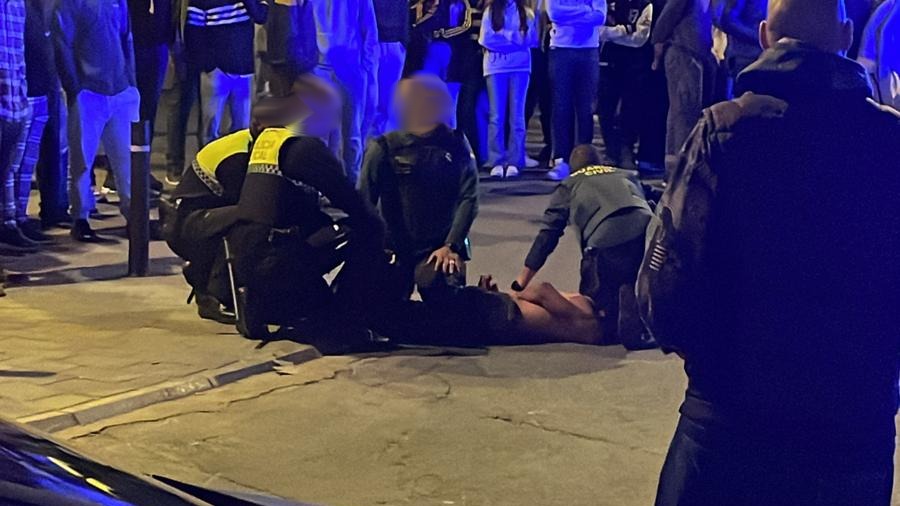 Una aparatosa pelea en Rociana se salda con varios heridos, entre ellos un policía local