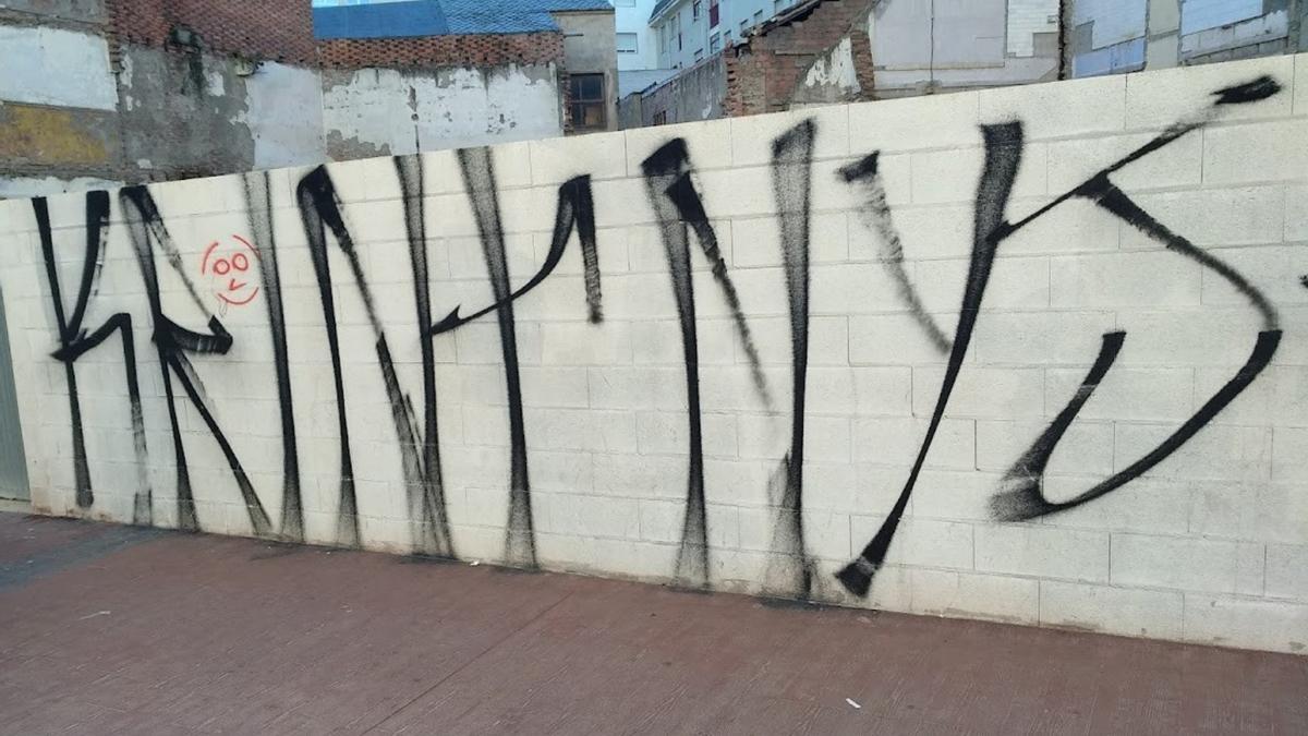 Policía Municipal de Ponferrada denuncia a joven de 19 años como autor de grafitis en la ciudad y sorprende a conductores tras campaña especial de control de velocidad
