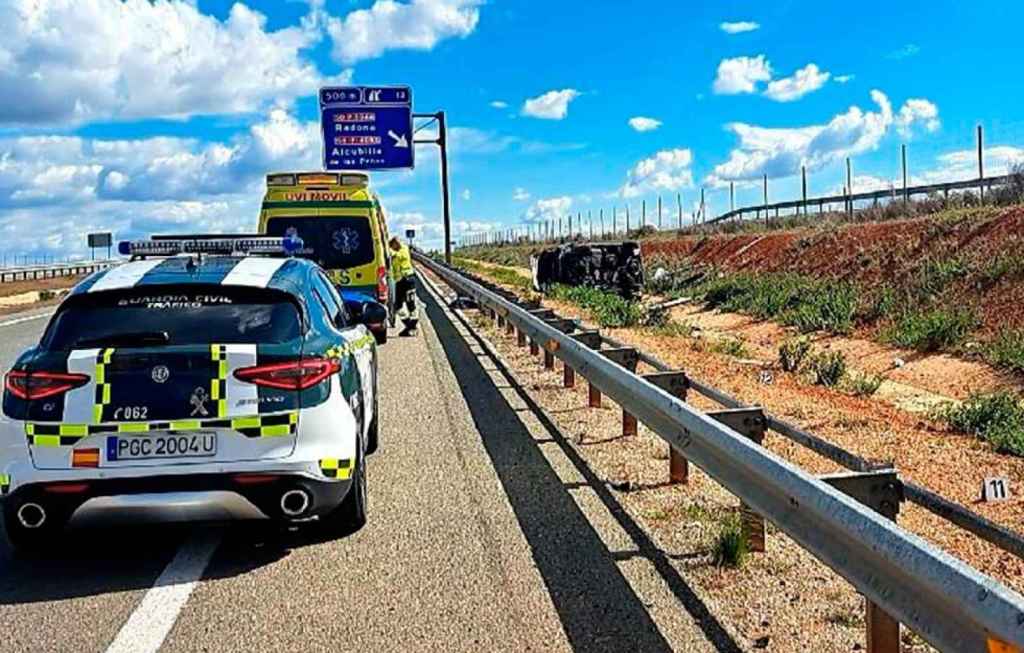 Tres heridos graves, incluyendo un menor, en accidente de tráfico en la autovía A-15