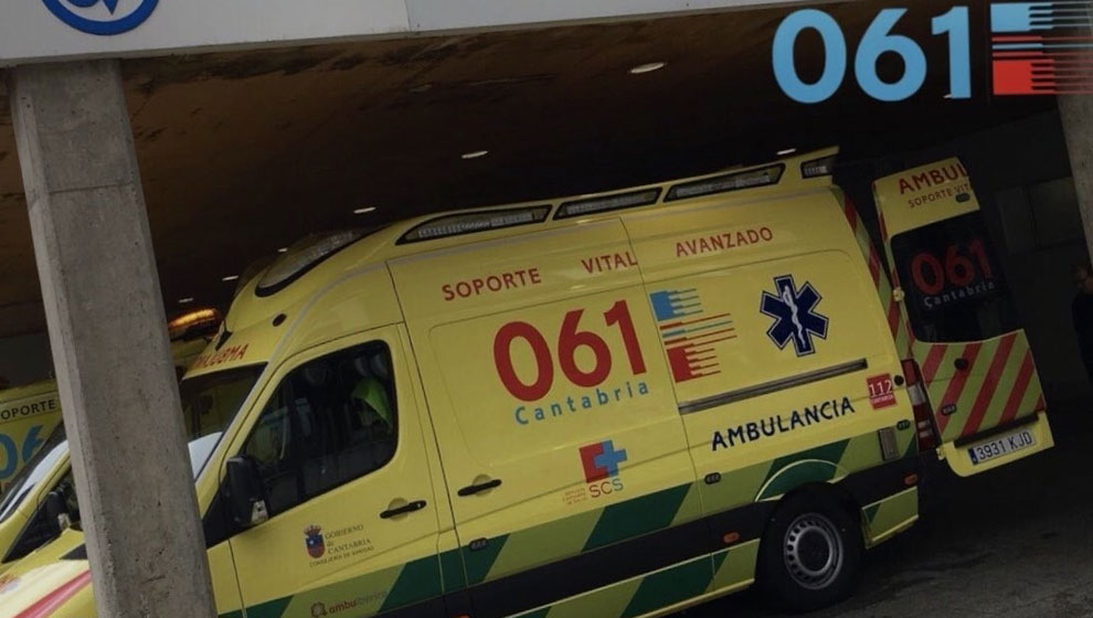 Tres heridos tras volcar un vehículo en la carretera A8 de Cantabria