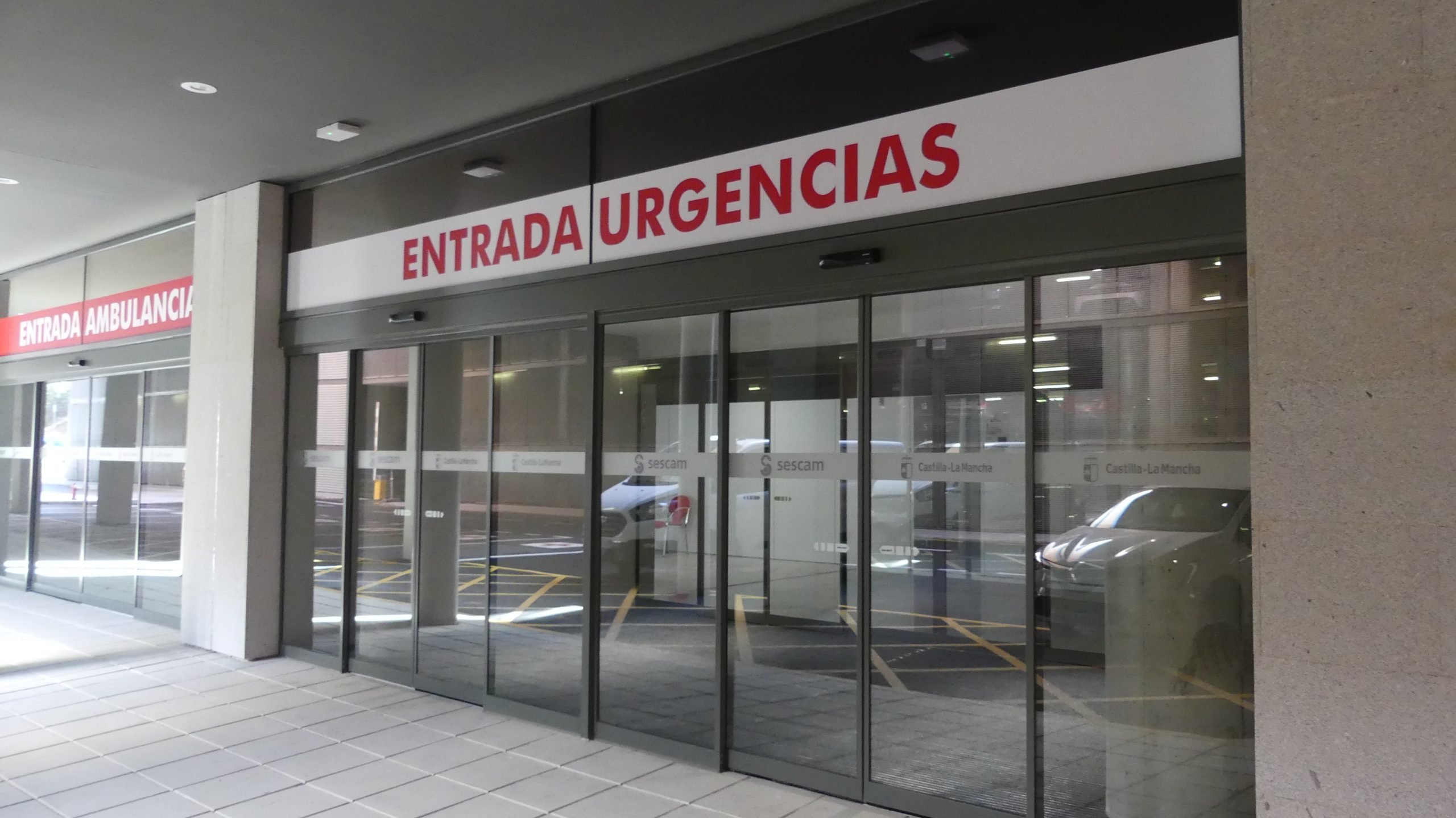 Trasladado de urgencia al Hospital un trabajador después de caer de altura