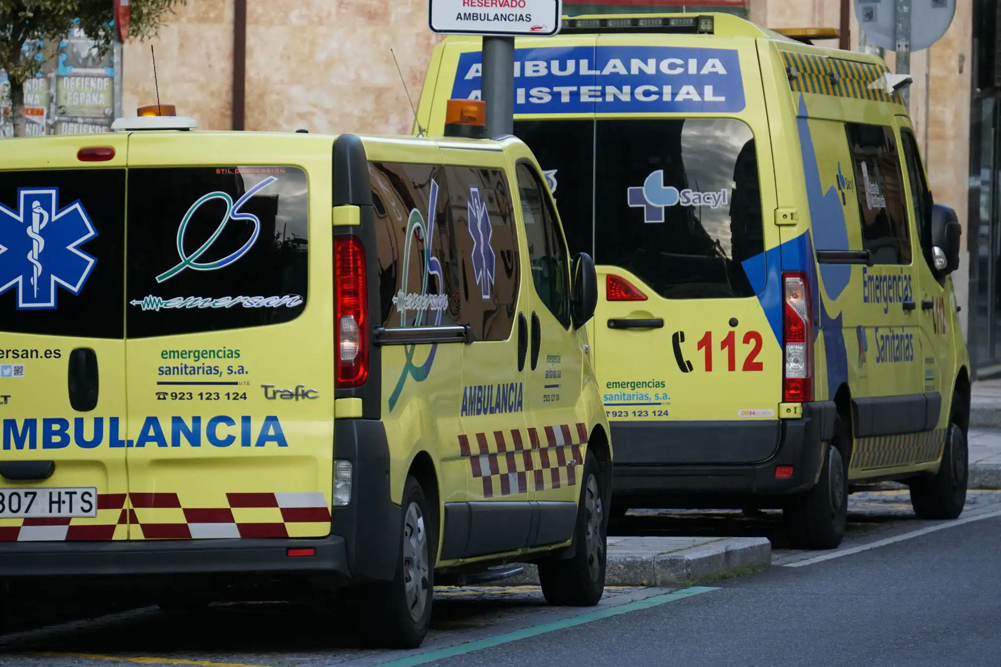 Un motorista herido por la colisión con un turismo en el Alto del Rollo