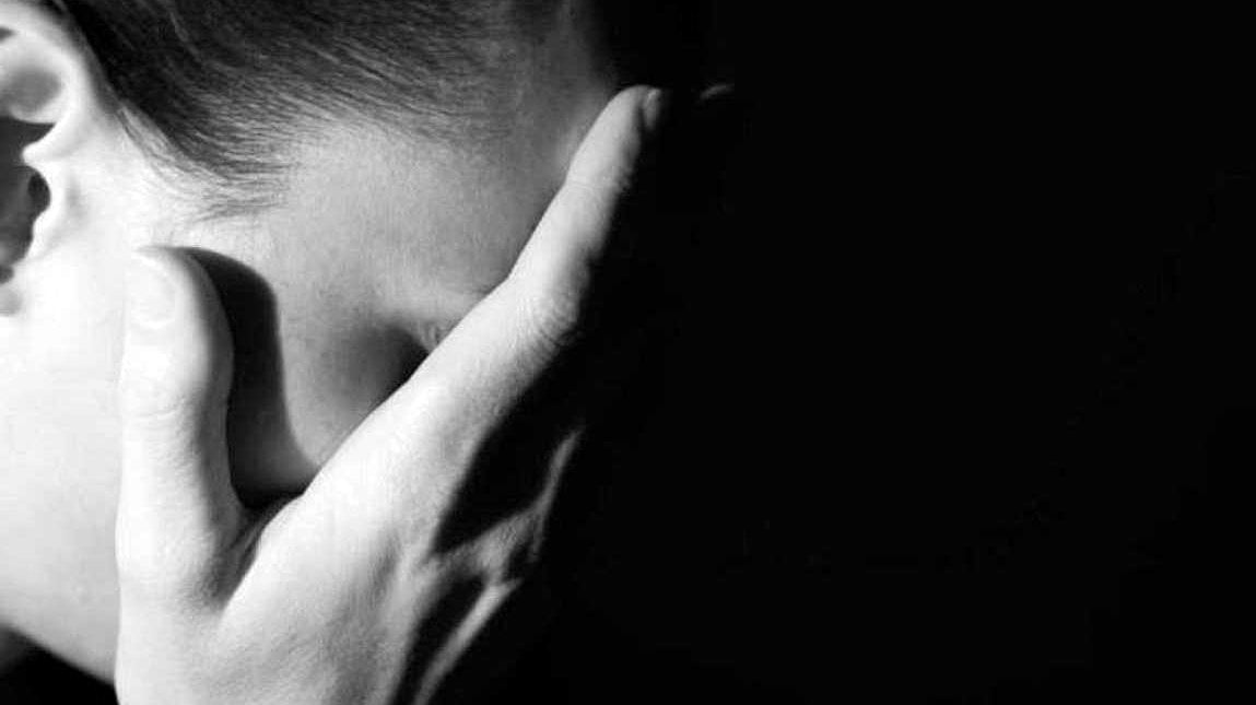 Maltrata a su hija adolescente de 15 años en Navarra "por no seguir los preceptos religiosos"
