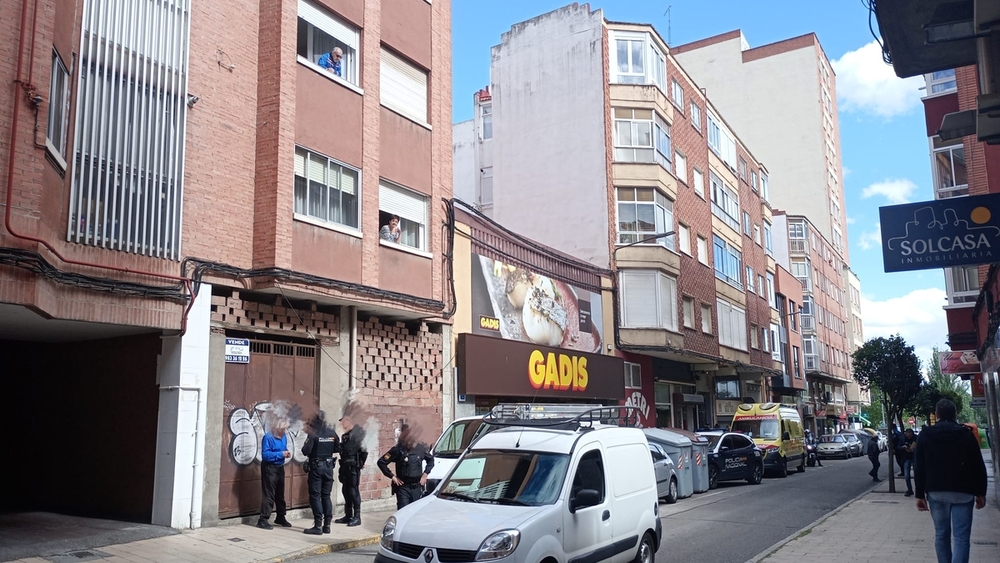 Una menor se precipita desde un segundo en La Victoria