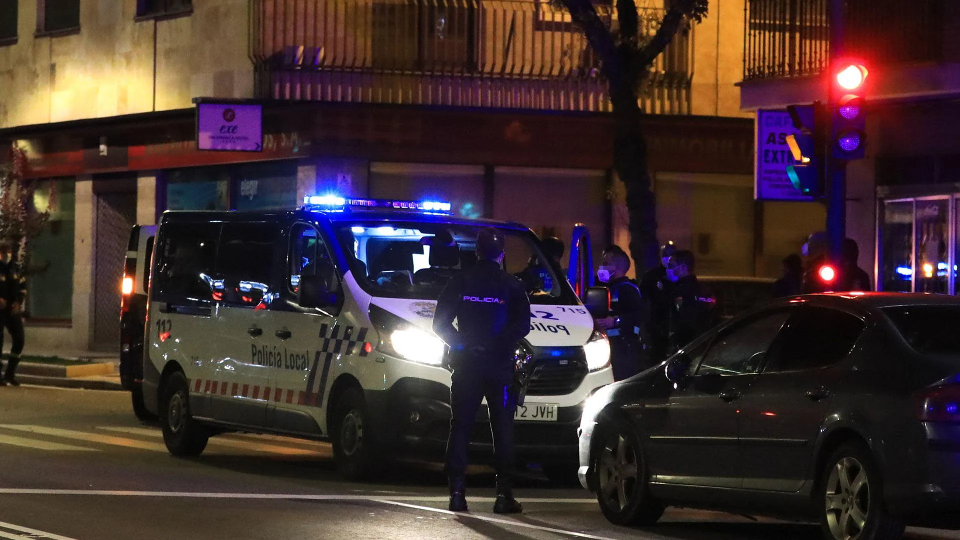 Localizado y denunciado tras darse a la fuga con su motocicleta después de saltarse un semáforo
