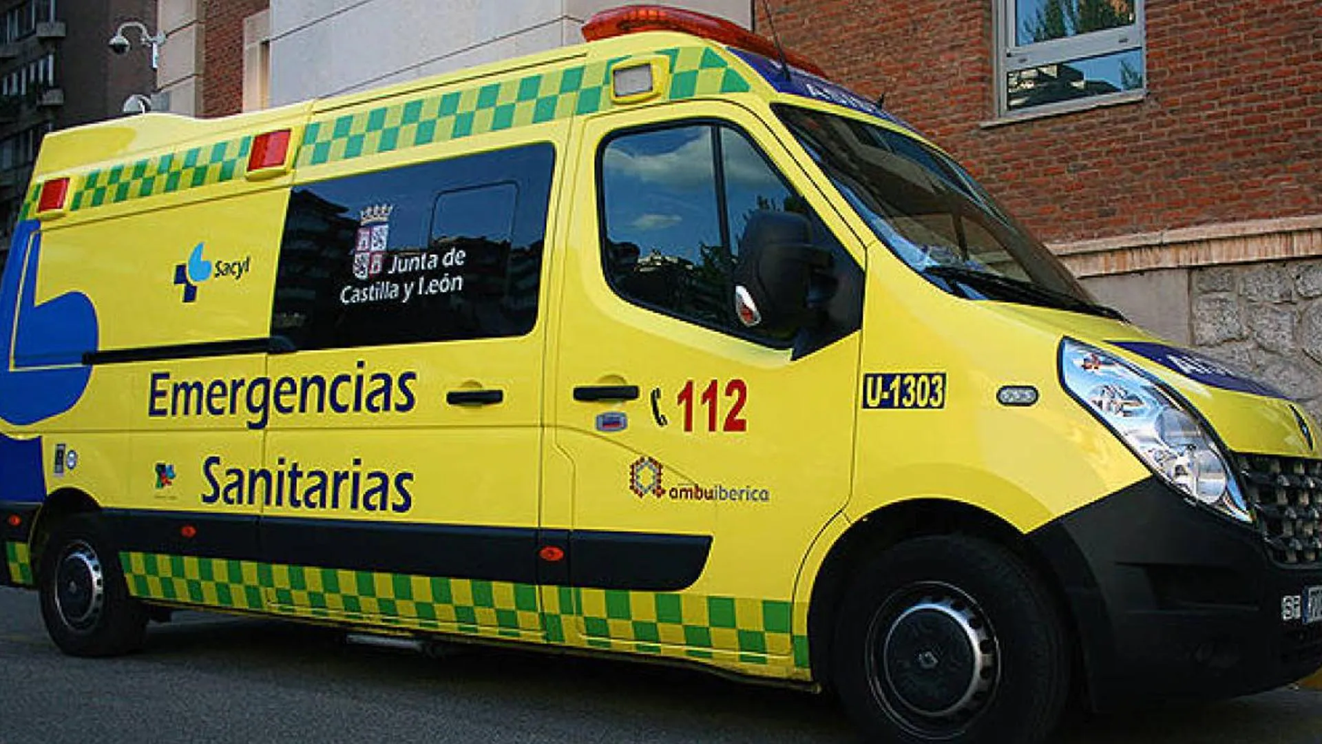 Sucesos en Burgos: Aparatoso accidente de un autobús en Oquillas