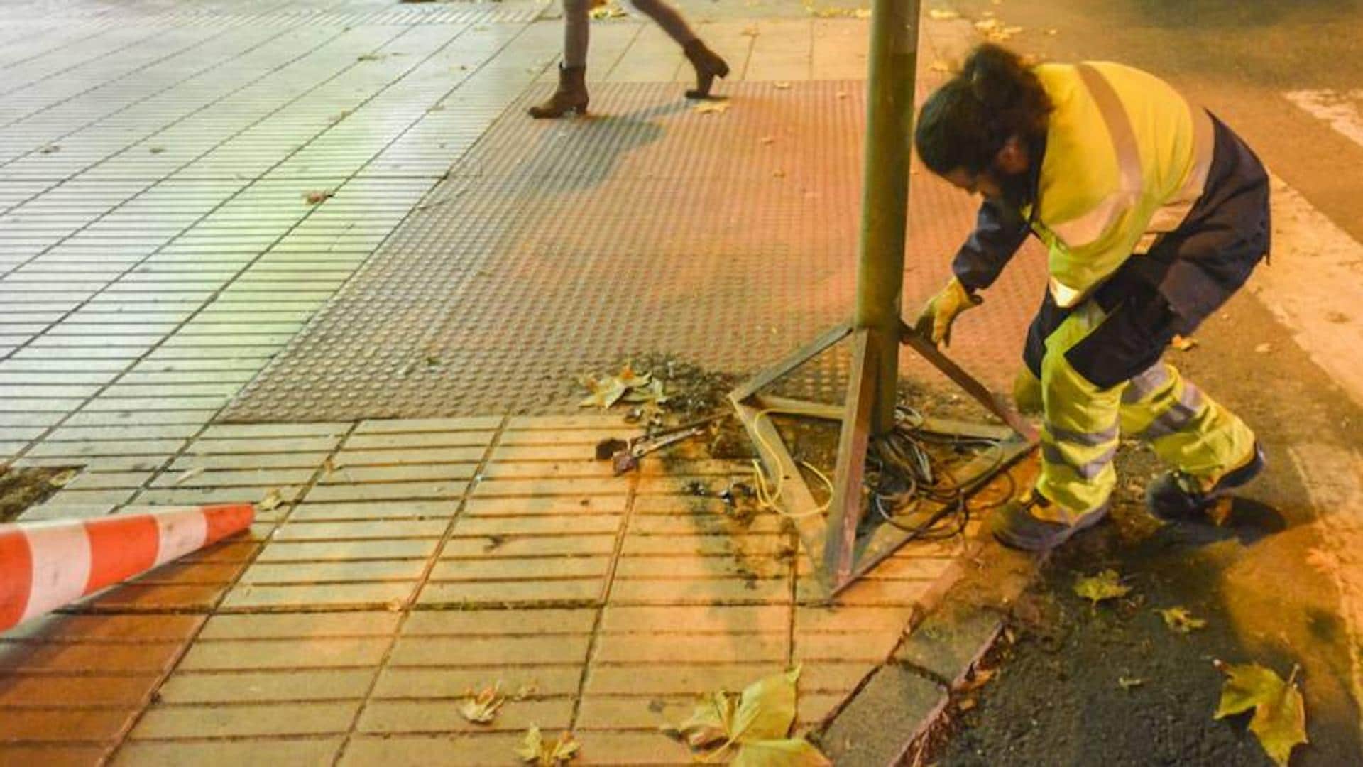 Salamanca: Choca contra un semáforo en Alto del Rollo y se da a la fuga