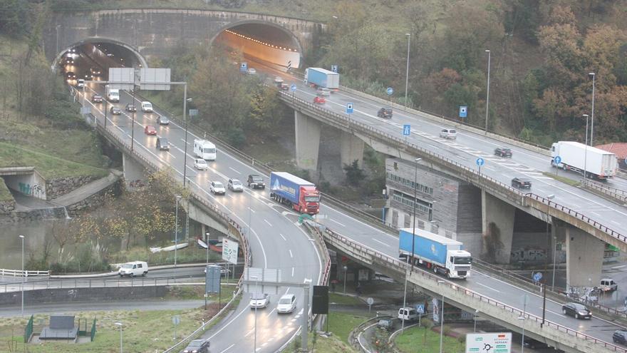 El acusado de huir tras un accidente mortal en Donostia seguirá en prisión pero su defensa pide la libertad provisional