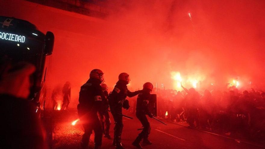 Incidentes en el Real-PSG: "Aún ni han declarado los ertzainas que estaban a 4 metros"