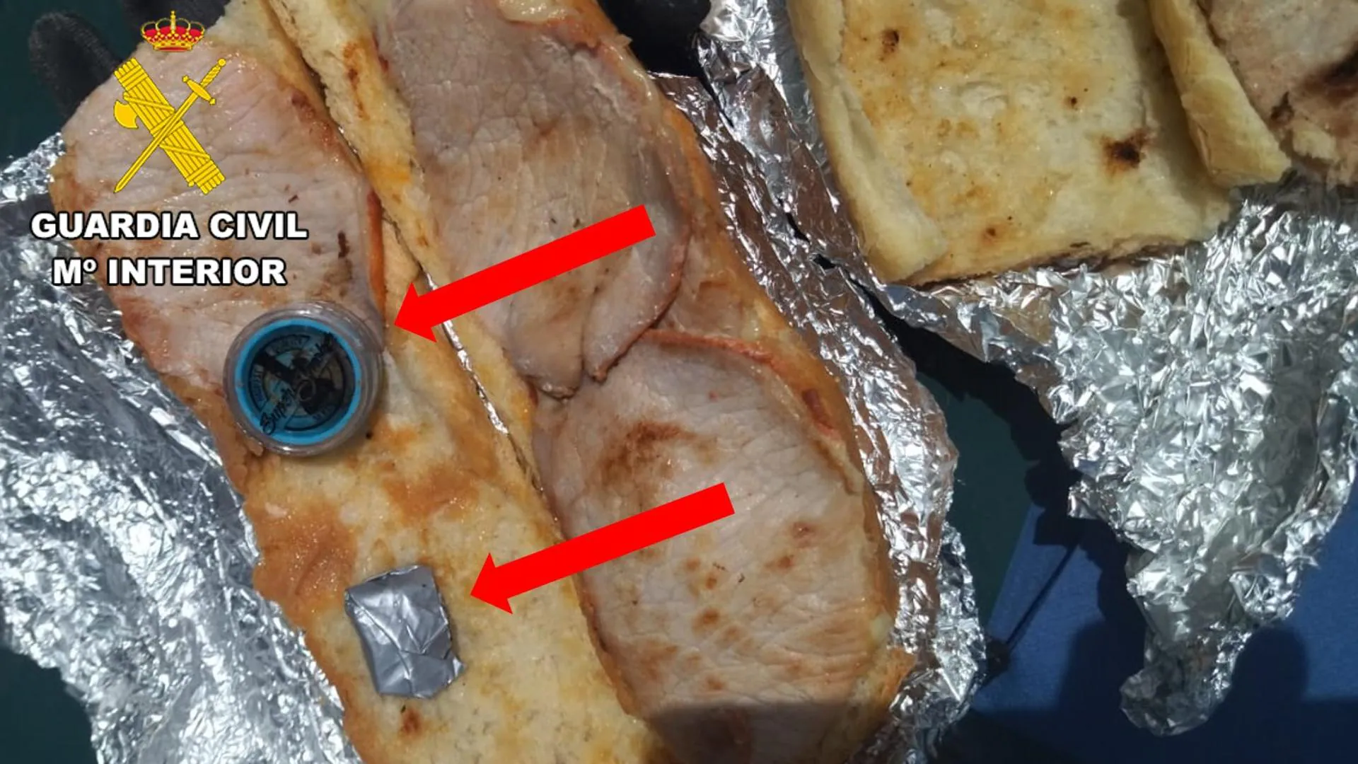 Encuentran droga oculta en bocadillos en la macrofiesta de Sarracín