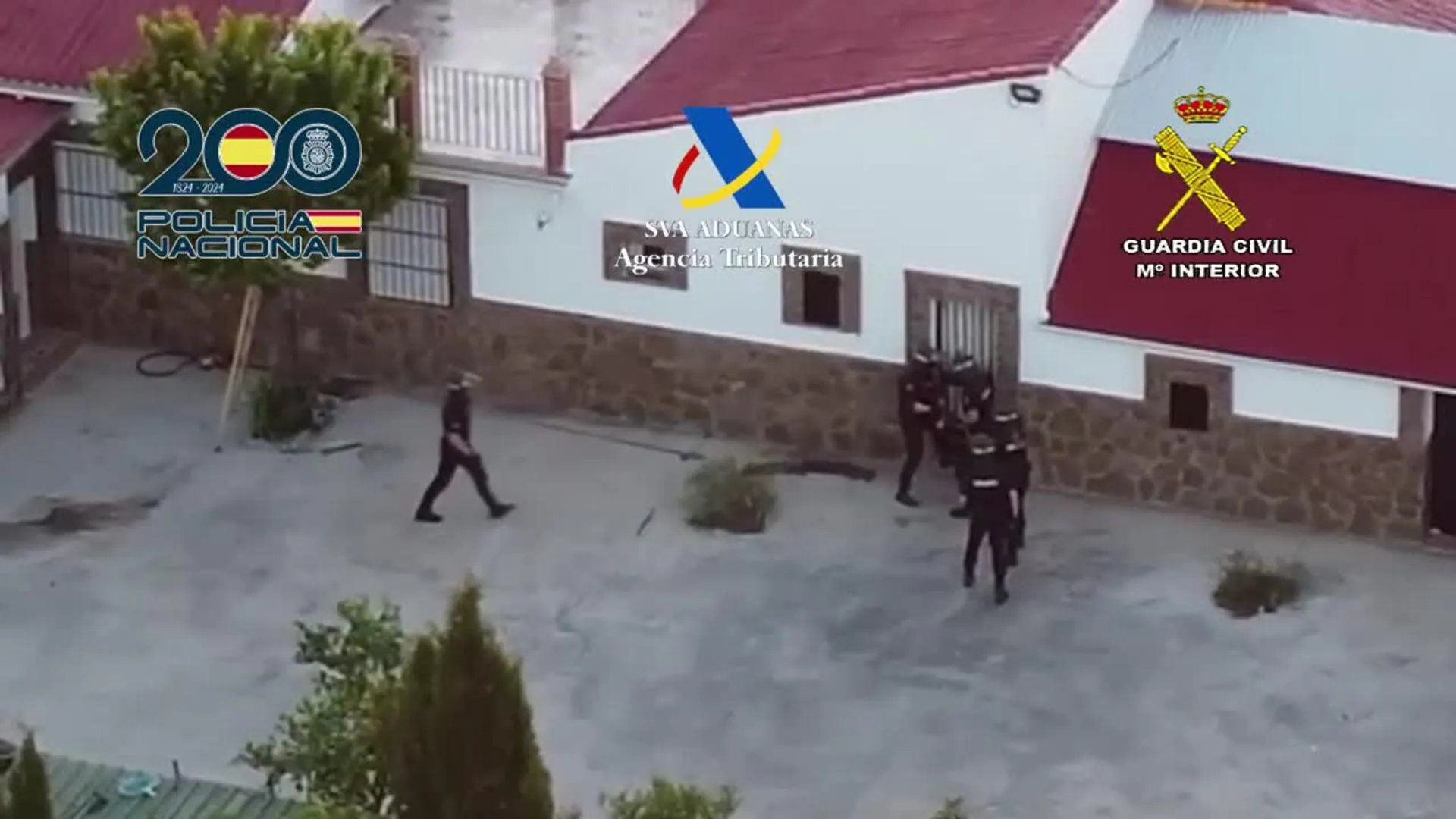Detenidas 24 personas tras caer una red de contrabando de tabaco con fábrica en Málaga