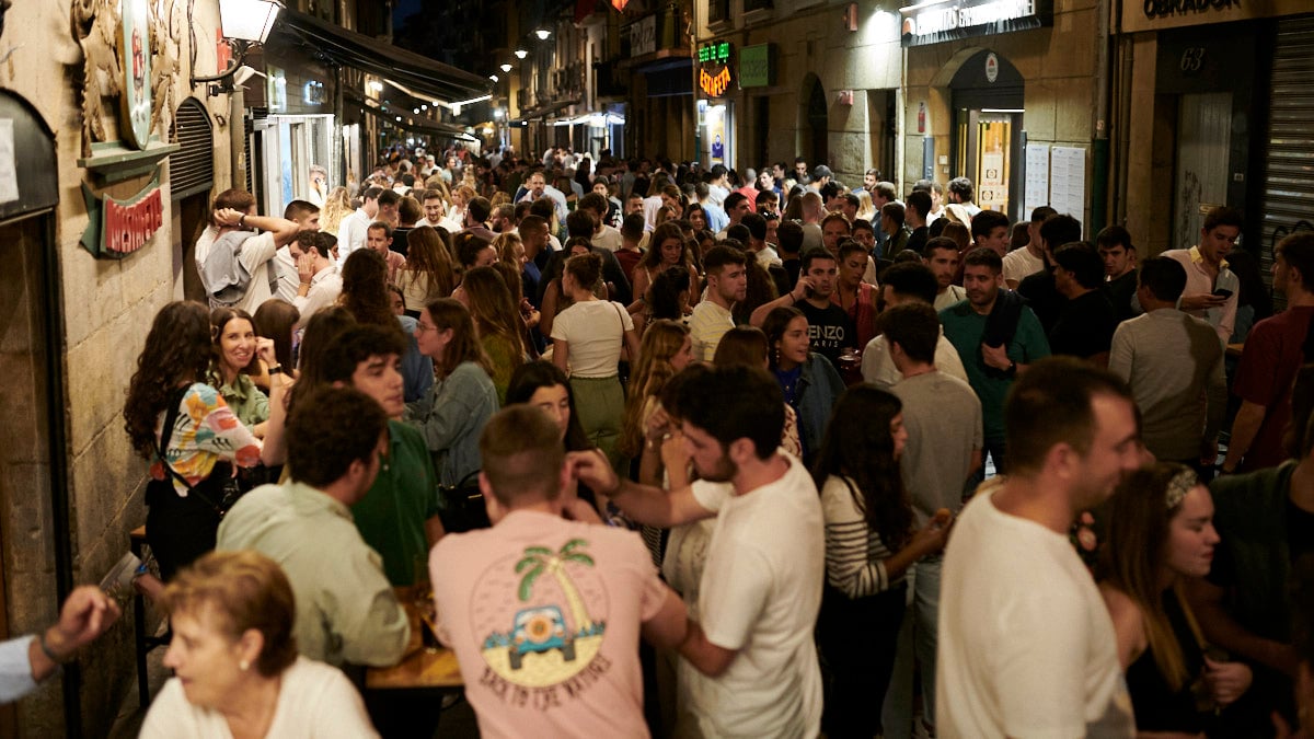 Cazados en Pamplona pagando con billetes falsos: así timaban a los bares del Casco Viejo