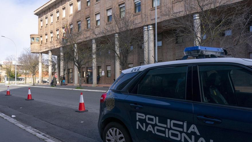 Detenido un hombre en Irun por dar un puñetazo a su expareja en la Oficina del DNI
