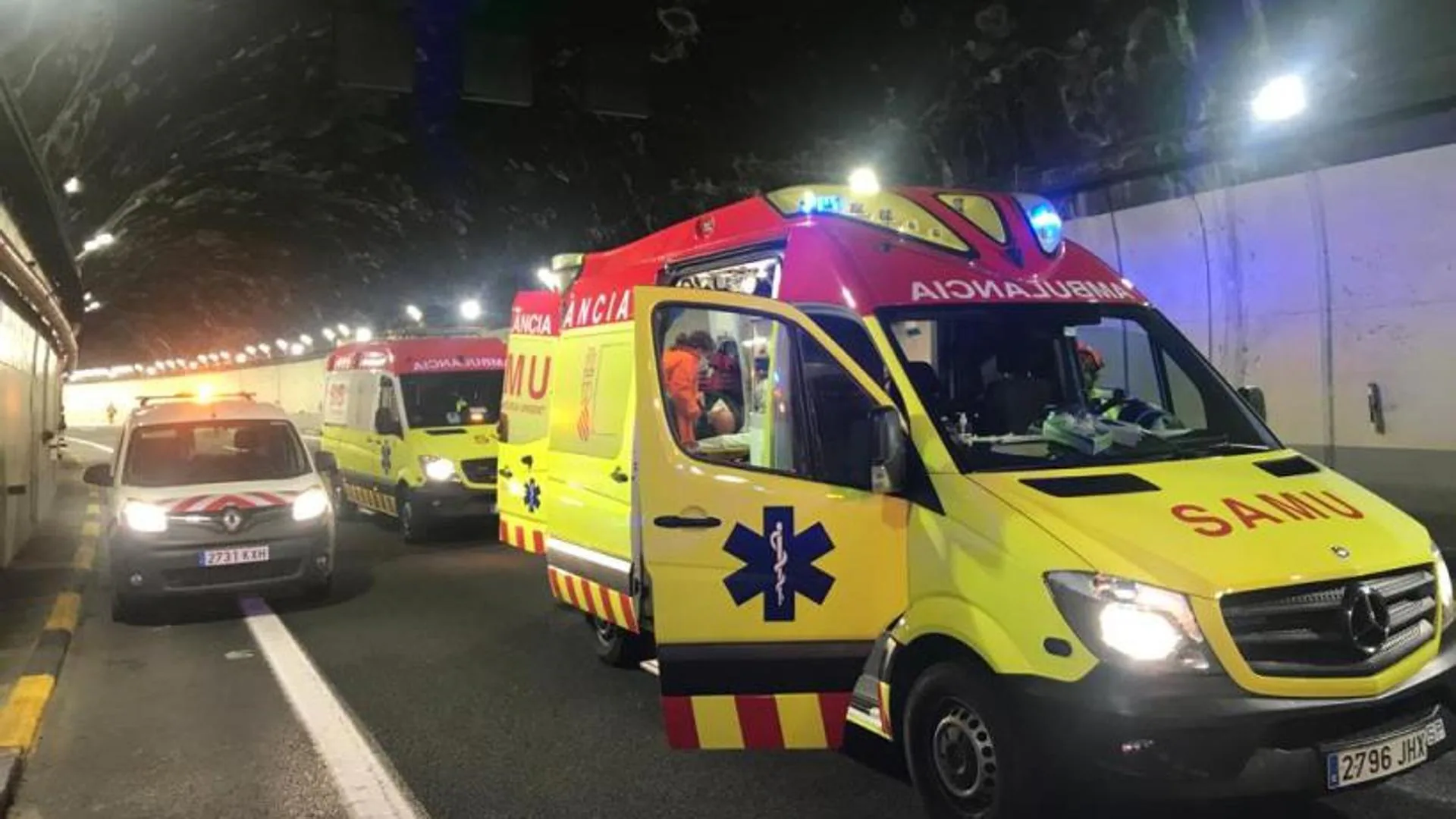 Dos menores resultan heridos en un accidente de moto en la avenida de Dénia de Alicante