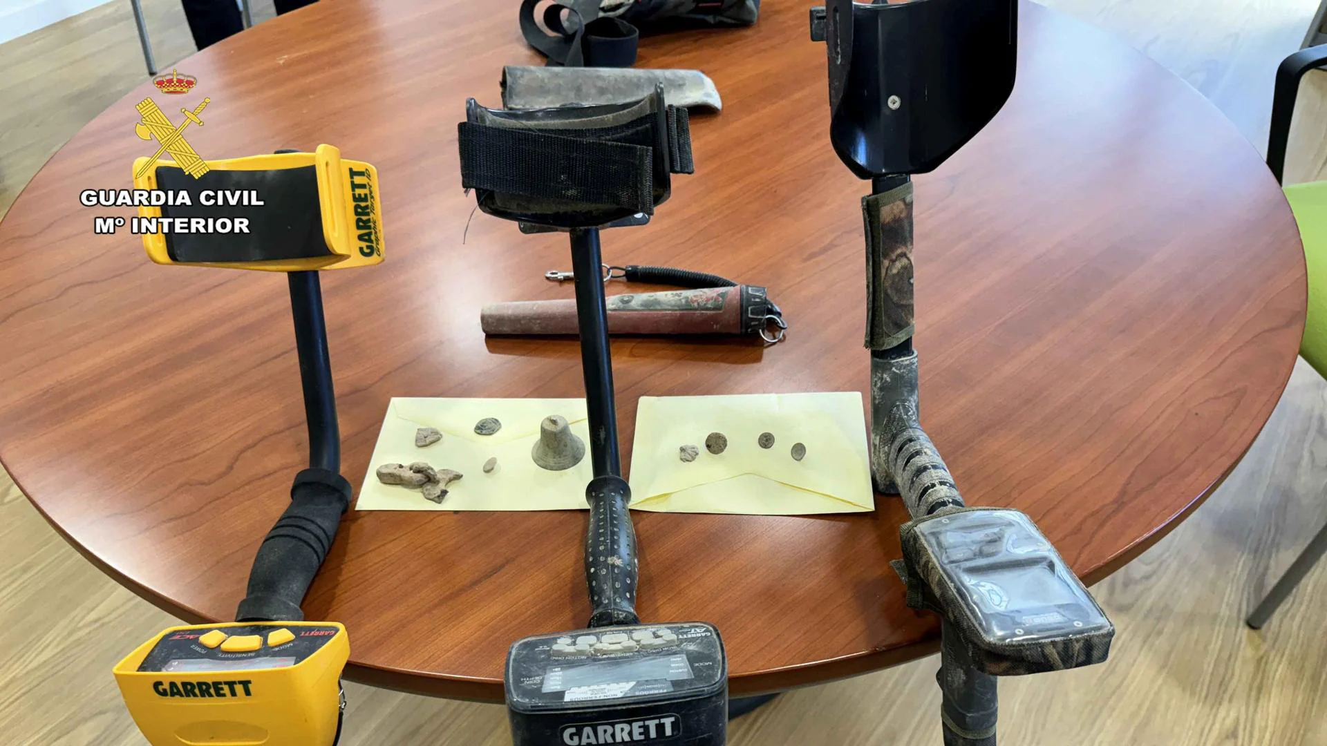 Tres denunciados en Navajún por usar detectores de metales para buscar restos arqueológicos