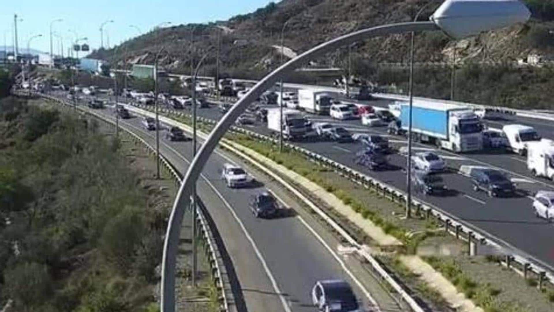 Importante colisión provoca graves congestiones en la A-7 sentido Málaga