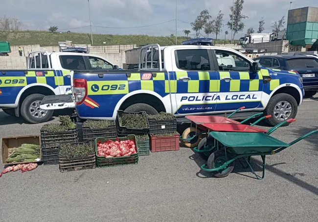 Imagen de la fruta intervenida por los agentes veleños en mercadillos.