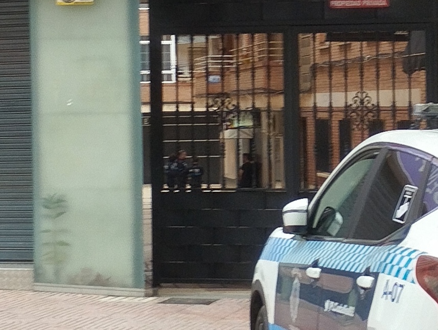 Intervención policial en after hour del Pasaje General Rey por disturbios y consumo de drogas
