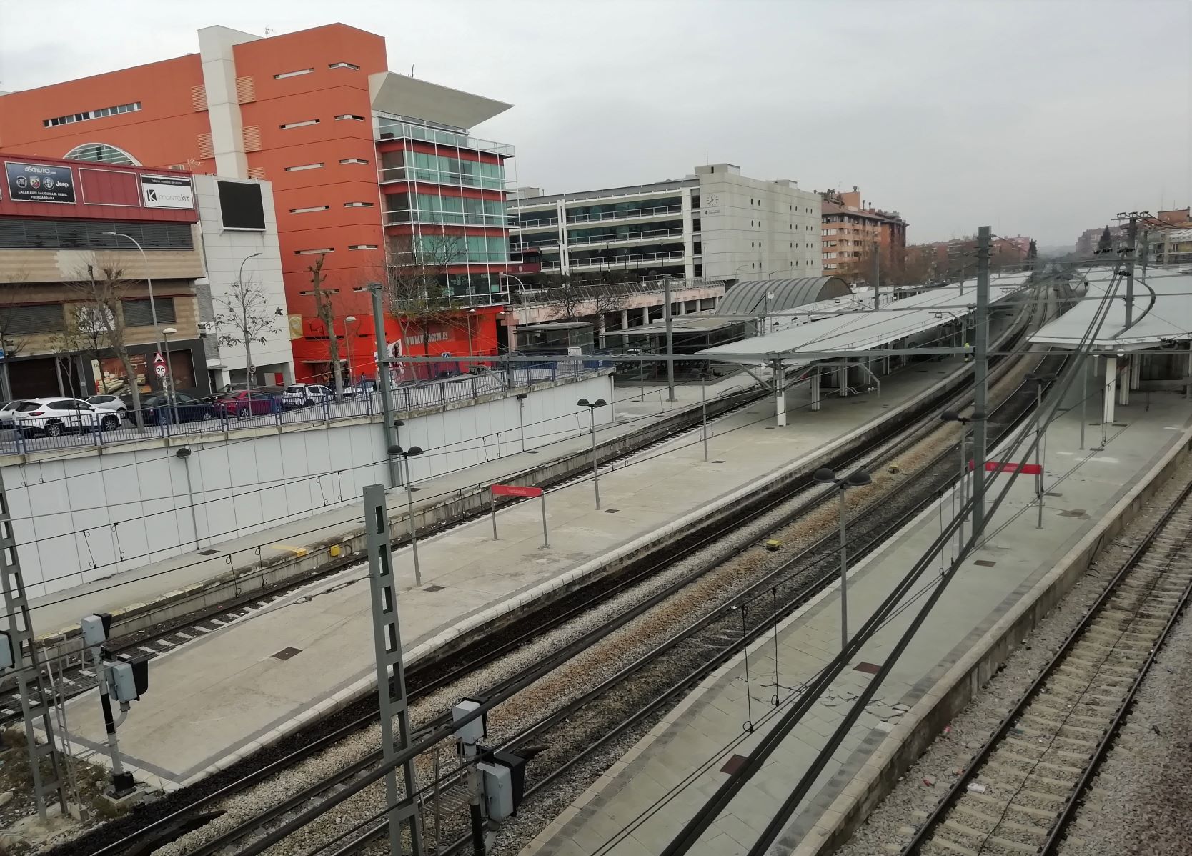 El joven que cayó a las vías en Fuenlabrada sufrió quemaduras al tocar la catenaria