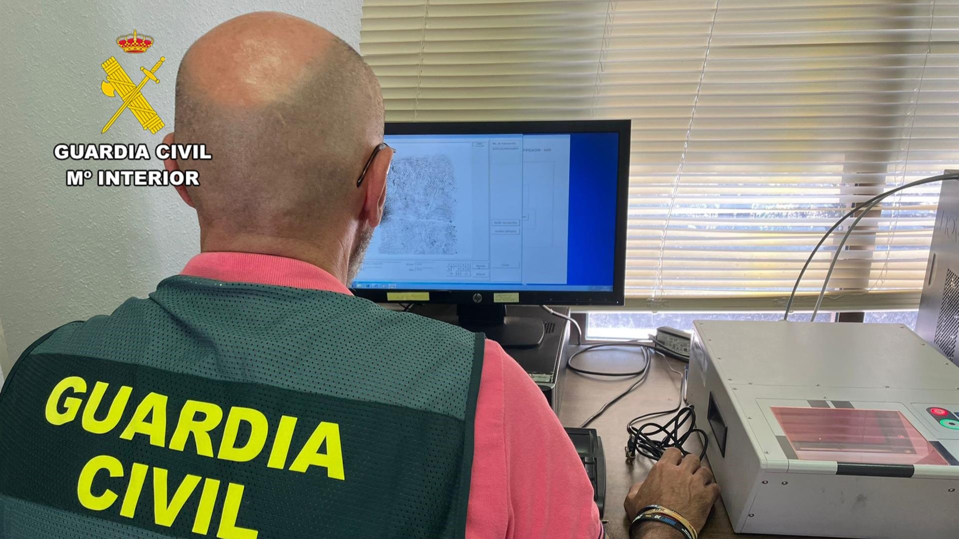 Detenidos por robar en una casa de La Manga por la noche tras adormecer al perro y a los dueños