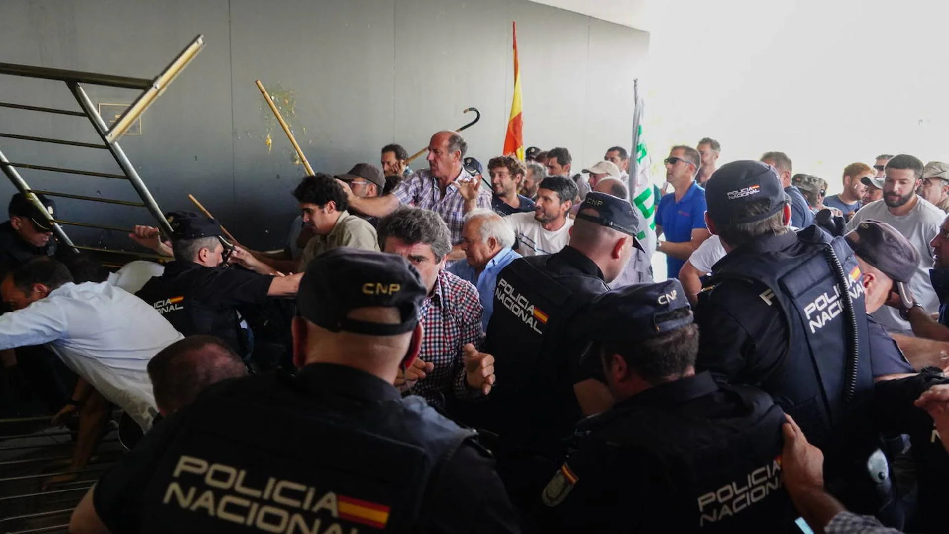 El asalto ganadero a la Junta en Salamanca da la cara en forma de multas y juicios