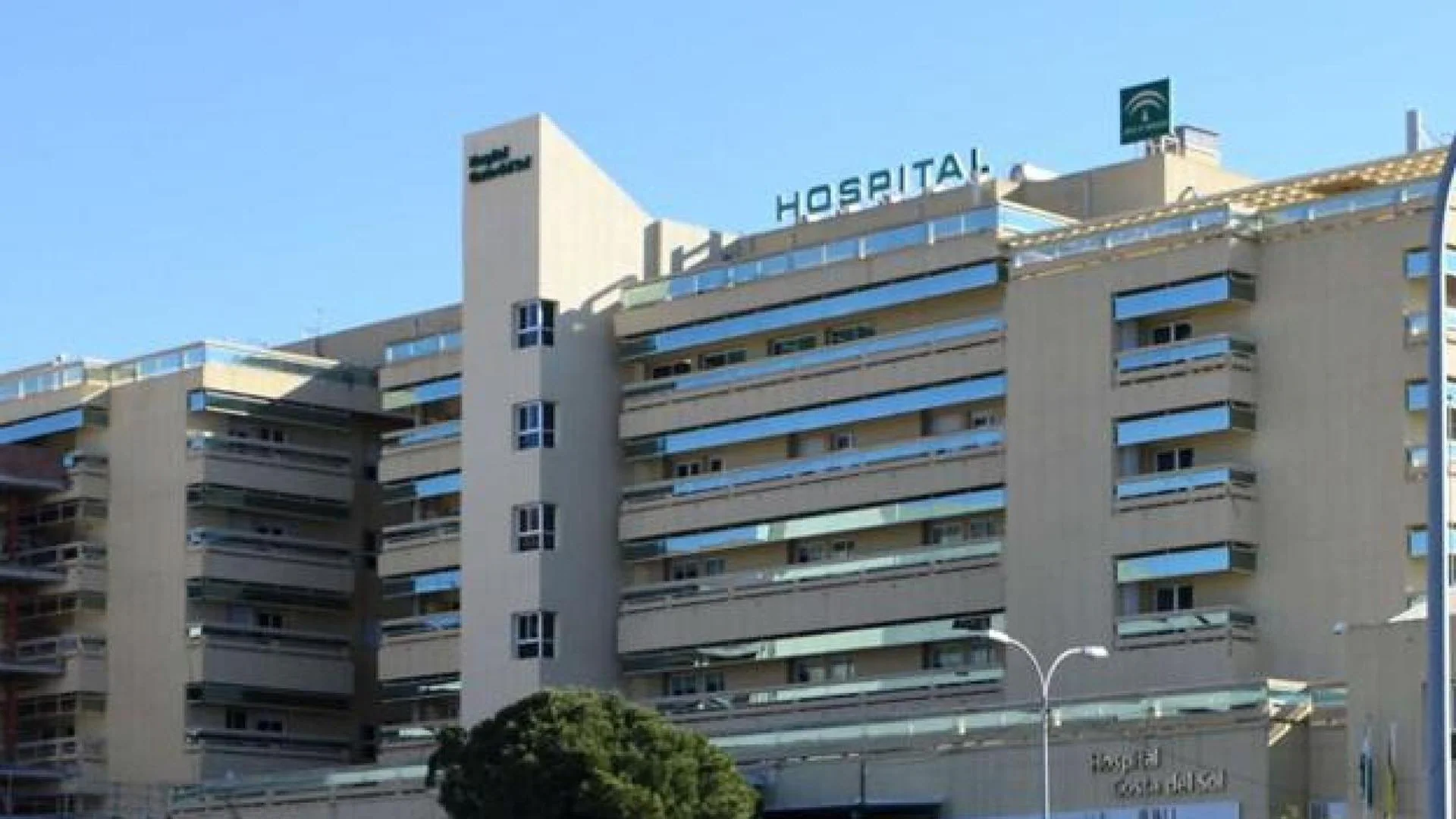 Niña de seis años es hospitalizada tras ser atropellada en centro comercial de San Pedro Alcántara
