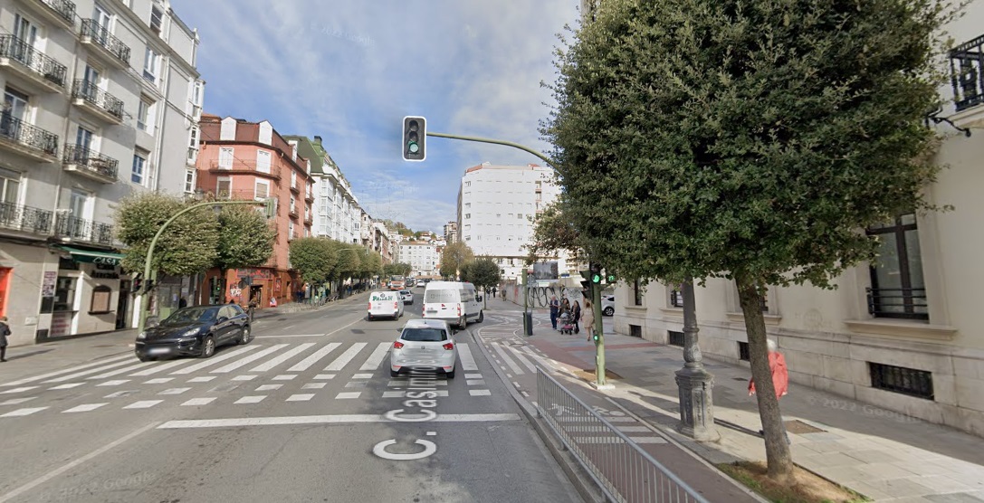 Triplica la tasa de alcohol tras chocar su turismo contra una furgoneta en Santander