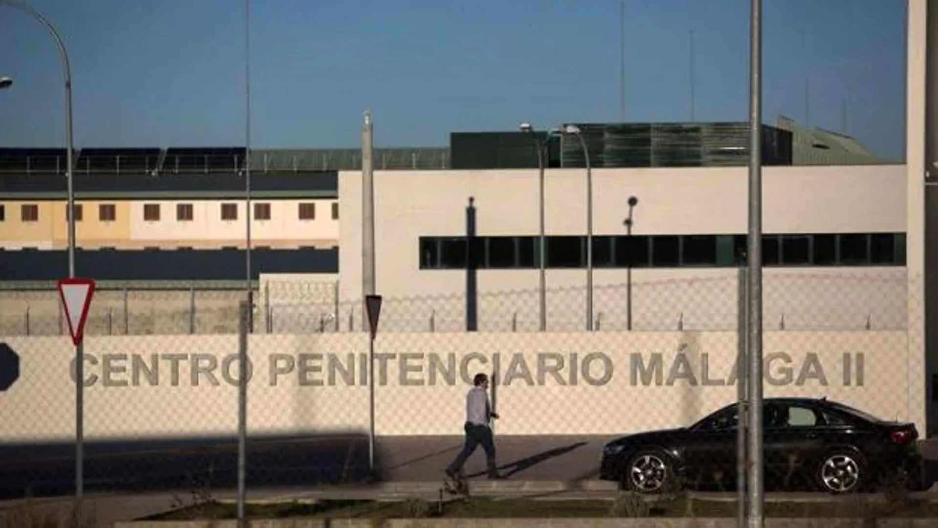 Agredidos cuatro funcionarios de la cárcel de Archidona por un preso