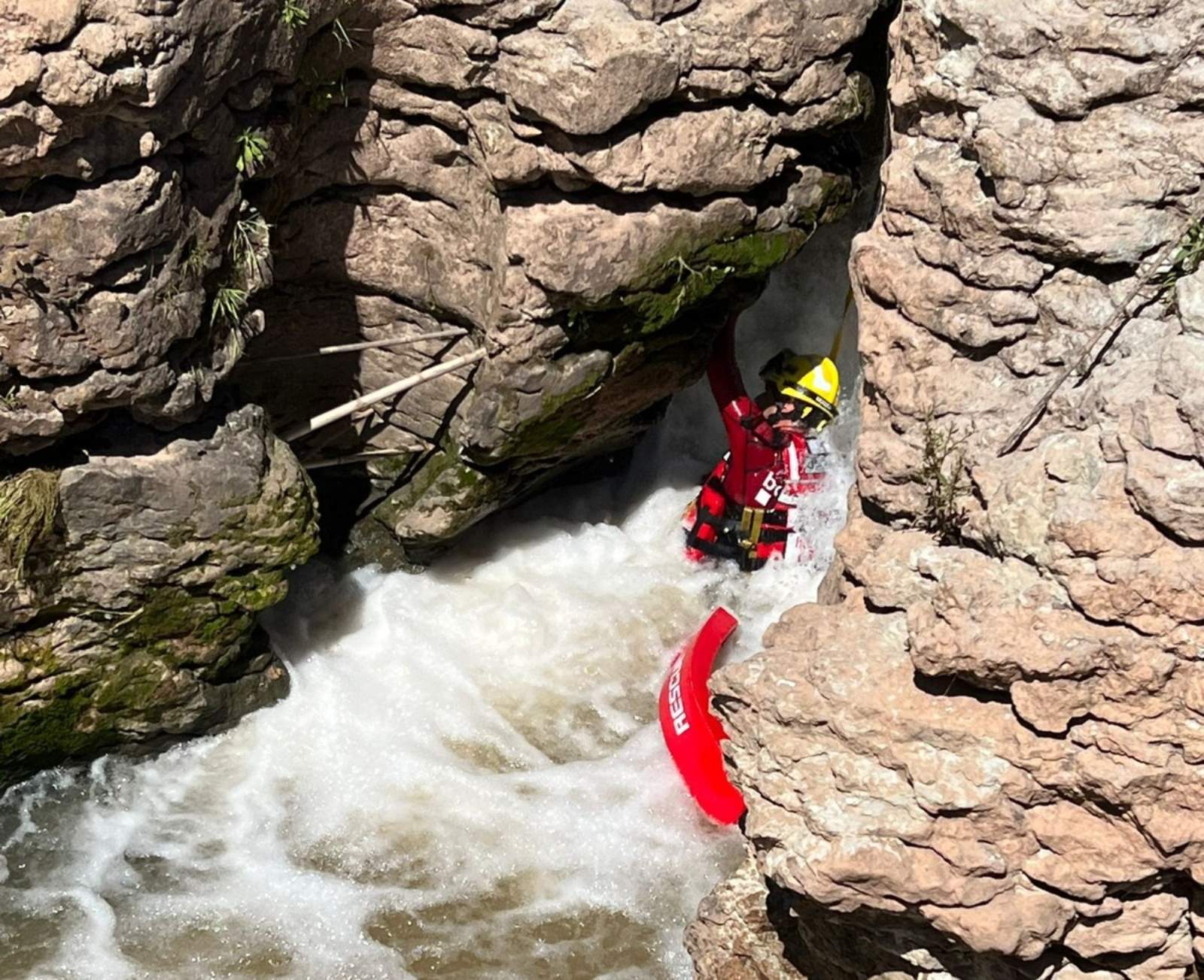 Rescatan a dos bañistas atrapados en los pozos del Llobregat en Sant Fruitós del Bages