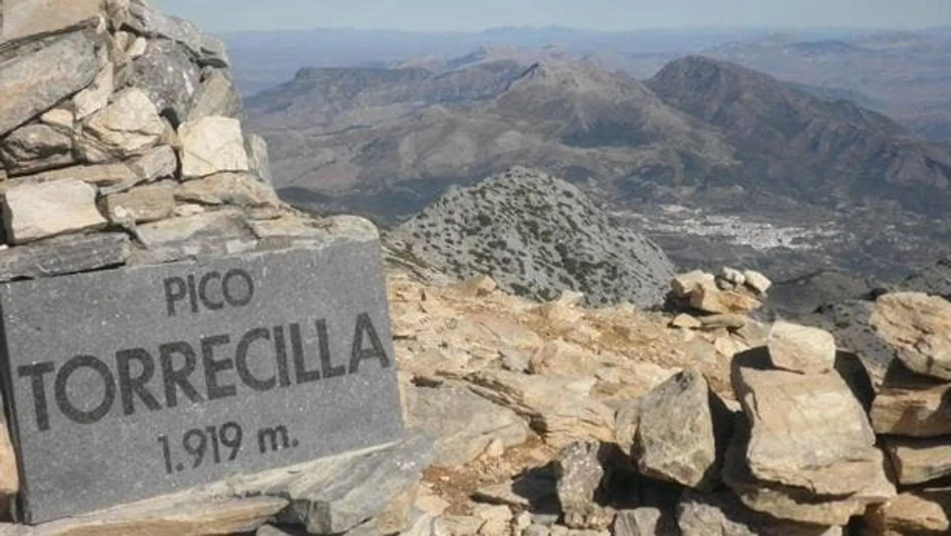 Rescatan el cuerpo sin vida de un senderista cerca de la cumbre del pico Torrecilla de Tolox, en Málaga
