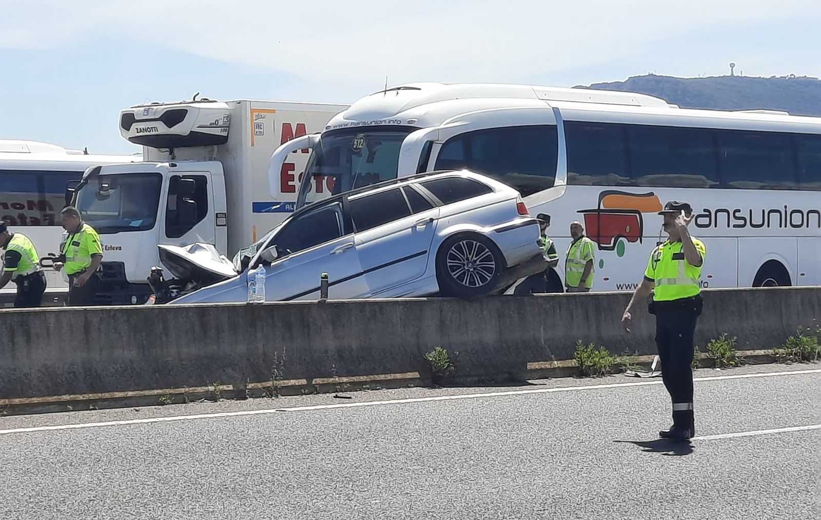 Muere un anciano de 81 años tras un choque frontal con otro coche en la carretera de Manacor