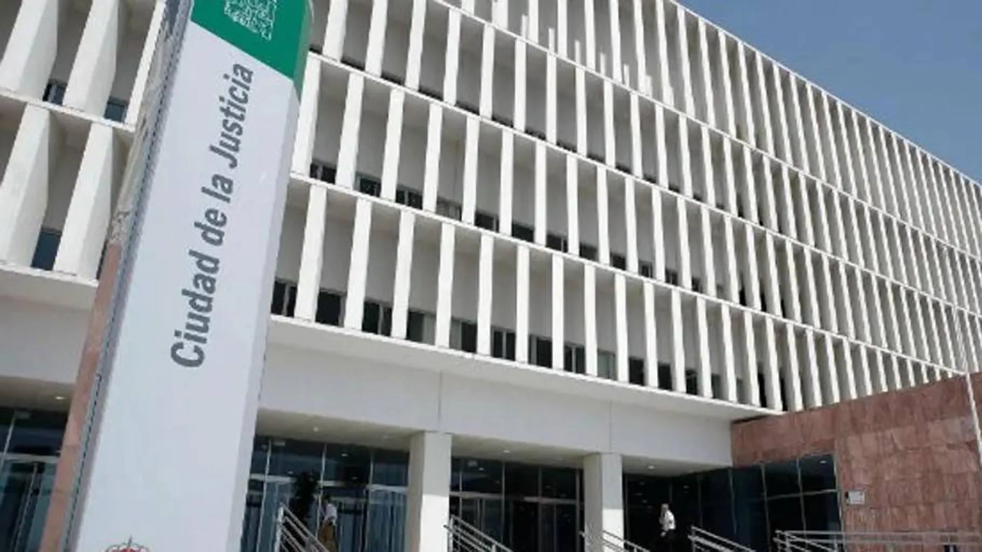 Tres jóvenes condenados por agredirse en una pelea en un piso en Málaga capital